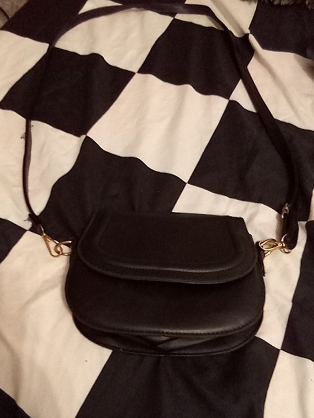 Black Women's Crossbody Saddle Bag - Classic Everyday Style